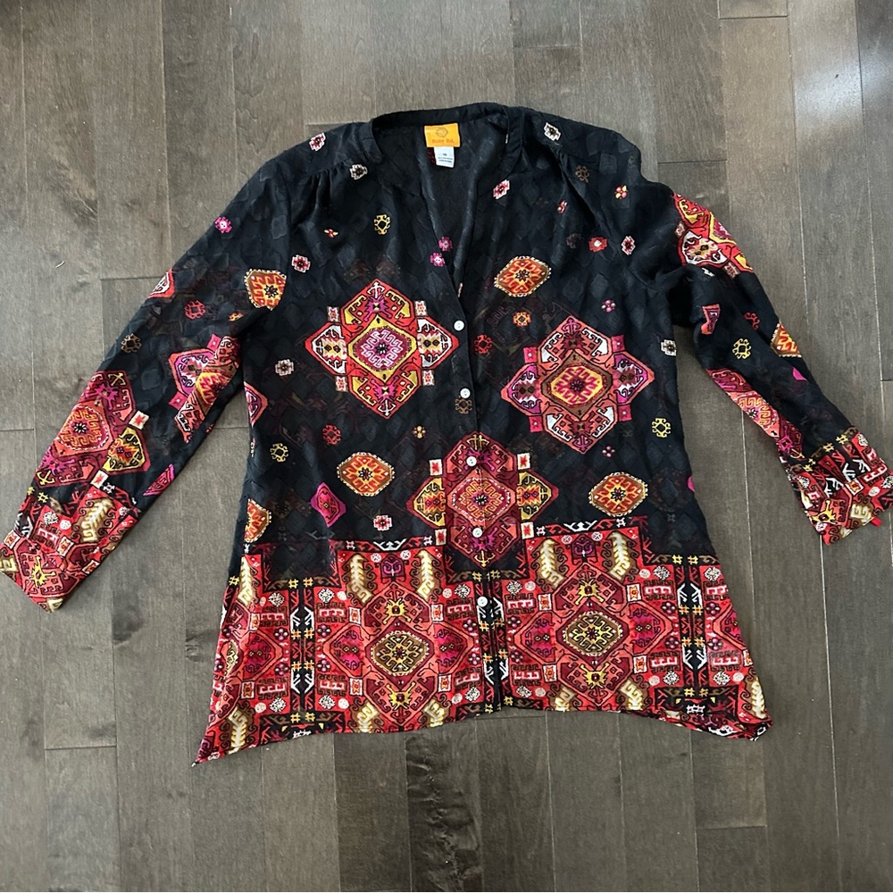 NWOT Ruby‎ Rd Women's Shear Button Blouse Top Geometric Multi Color Size 10